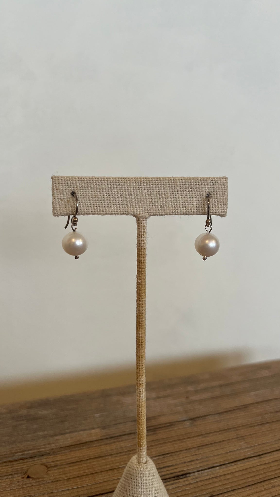 SIMPLE CULTURED PEARL DROPS