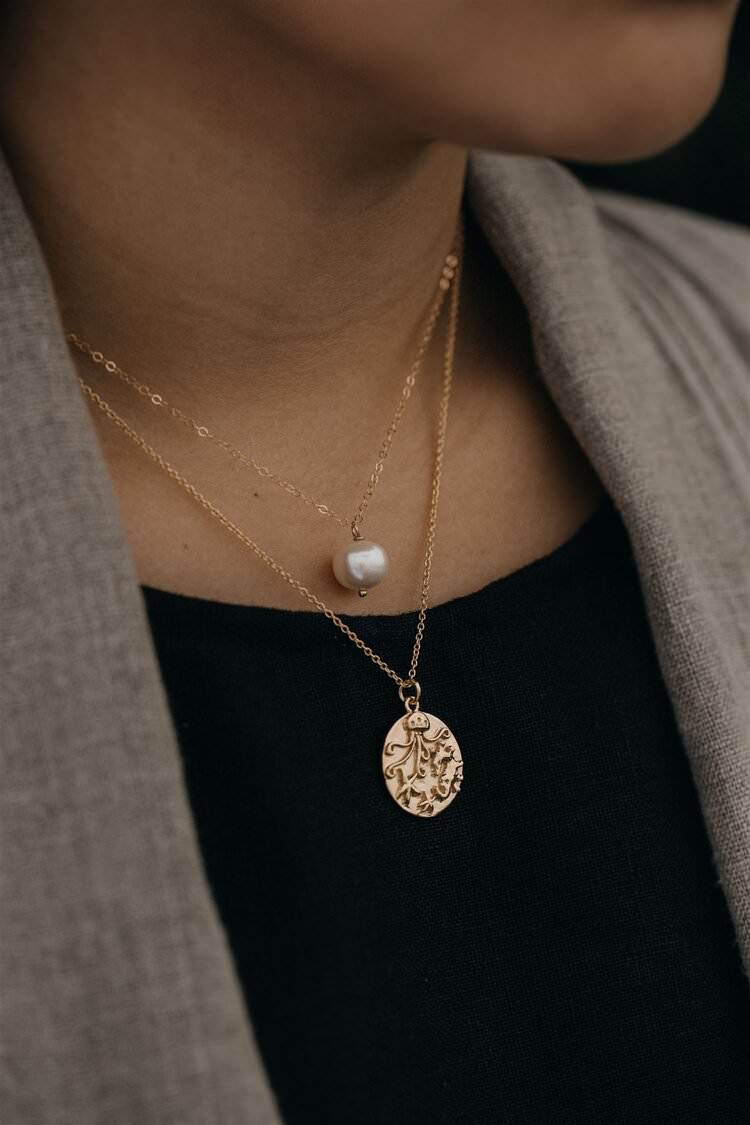 s l h x m u y q s u n (Jellyfish) Necklace