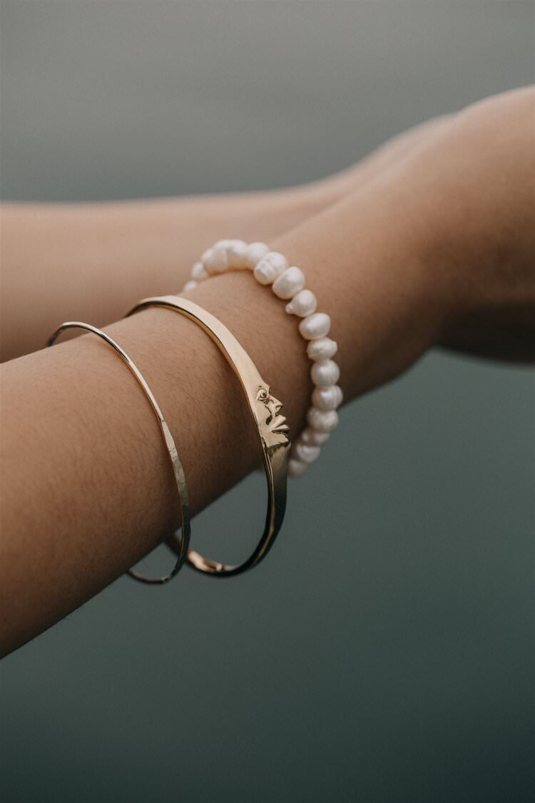 K  O  K  O  O  M  I  K  I  S O  M (NEW MOON) BANGLE